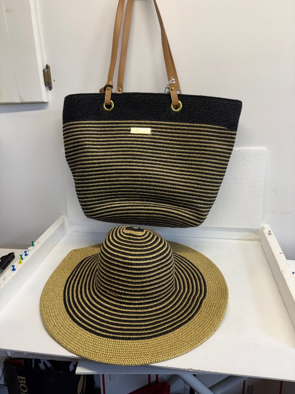 Amiani Large Tote & Hat NEW